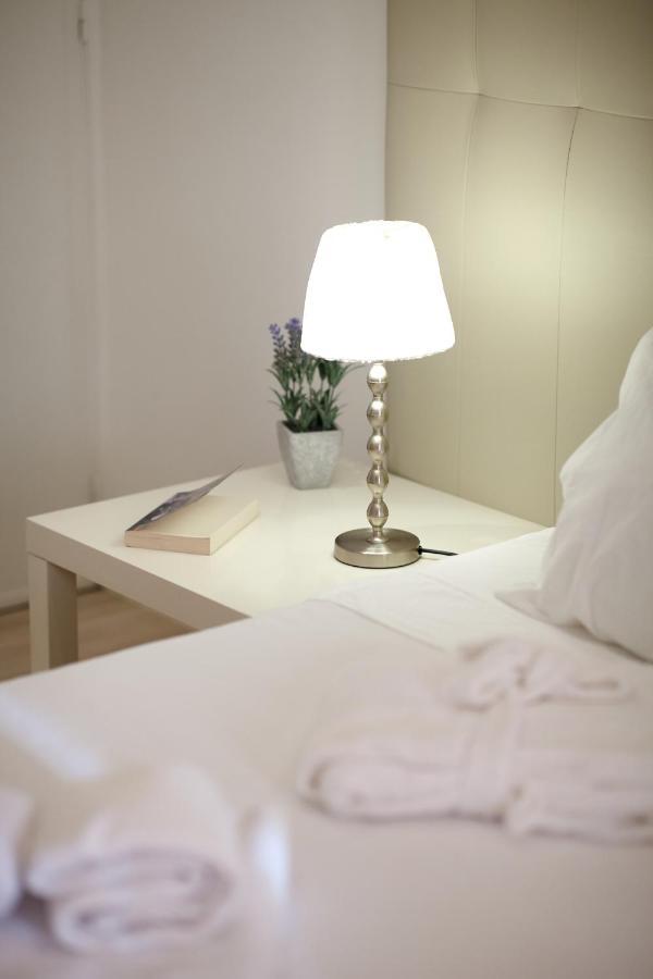 Os Reais - Apt In Front Of The Beach In Centeanes Carvoeiro  Eksteriør billede